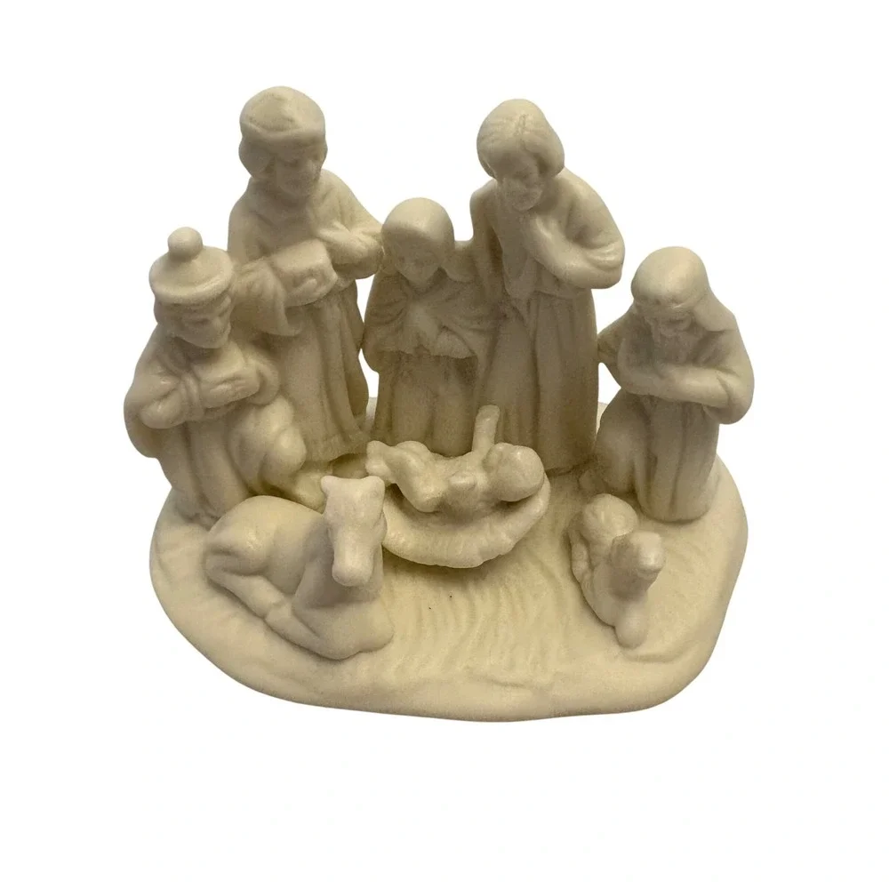 Vintage Nativity Scene Set Holy Family Manger Figurines Jesus Lamb Shepherd 2.5